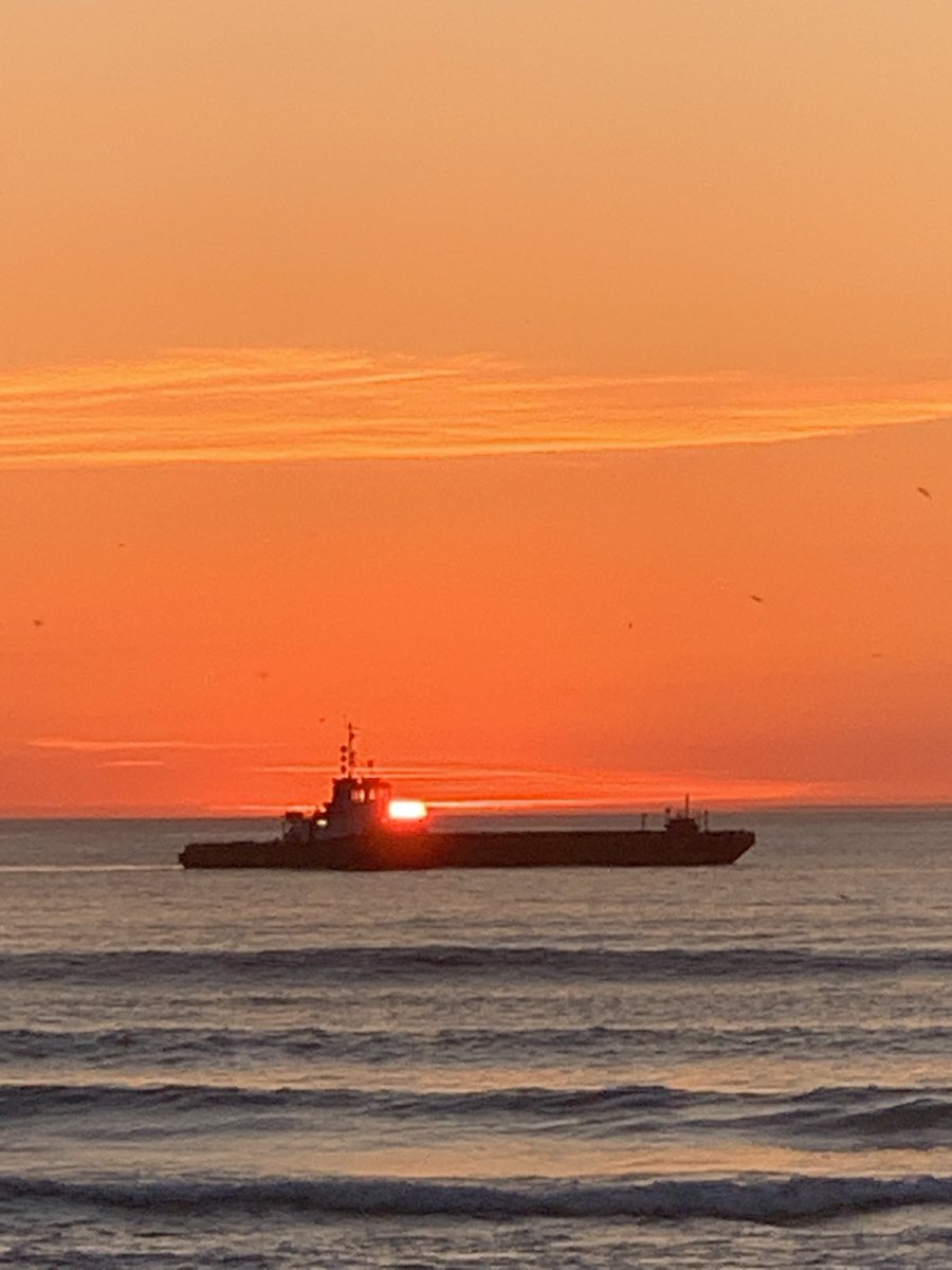 AlanSimpsonNI's tweet photo. Portmagic nights ... Ten30 n still a beaut . @BelfastLive @ILoveNorthCoast @RamorePortrush #Portrush #portrushisOpen #portmagic https://t.co/pWCu7fMMso