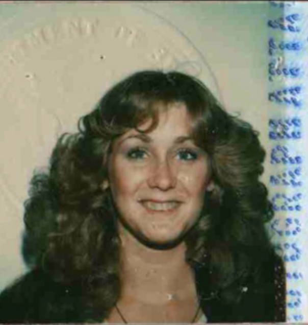 MichelleGoss's tweet photo. HAIR! circa 1980. I’m seriously thinking of starting a FB group called “My Life in Hair” ...think I would get any members? :-) #TBT #justforfun #ThrowbackThursday https://t.co/hIPghwKETY