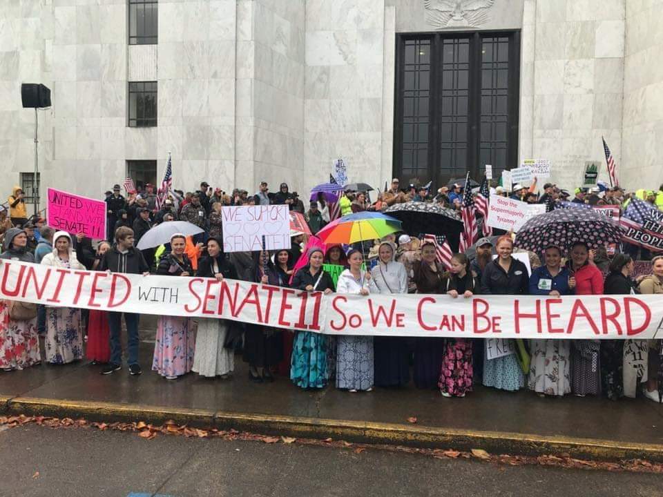 TheBillPost's tweet image. Mom Demand Medical Freedom were in #timberunity today! #orpol #Oregon11