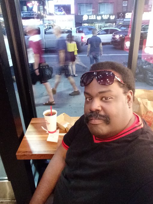 Chillin at Arbys https://t.co/jBczIw18SI