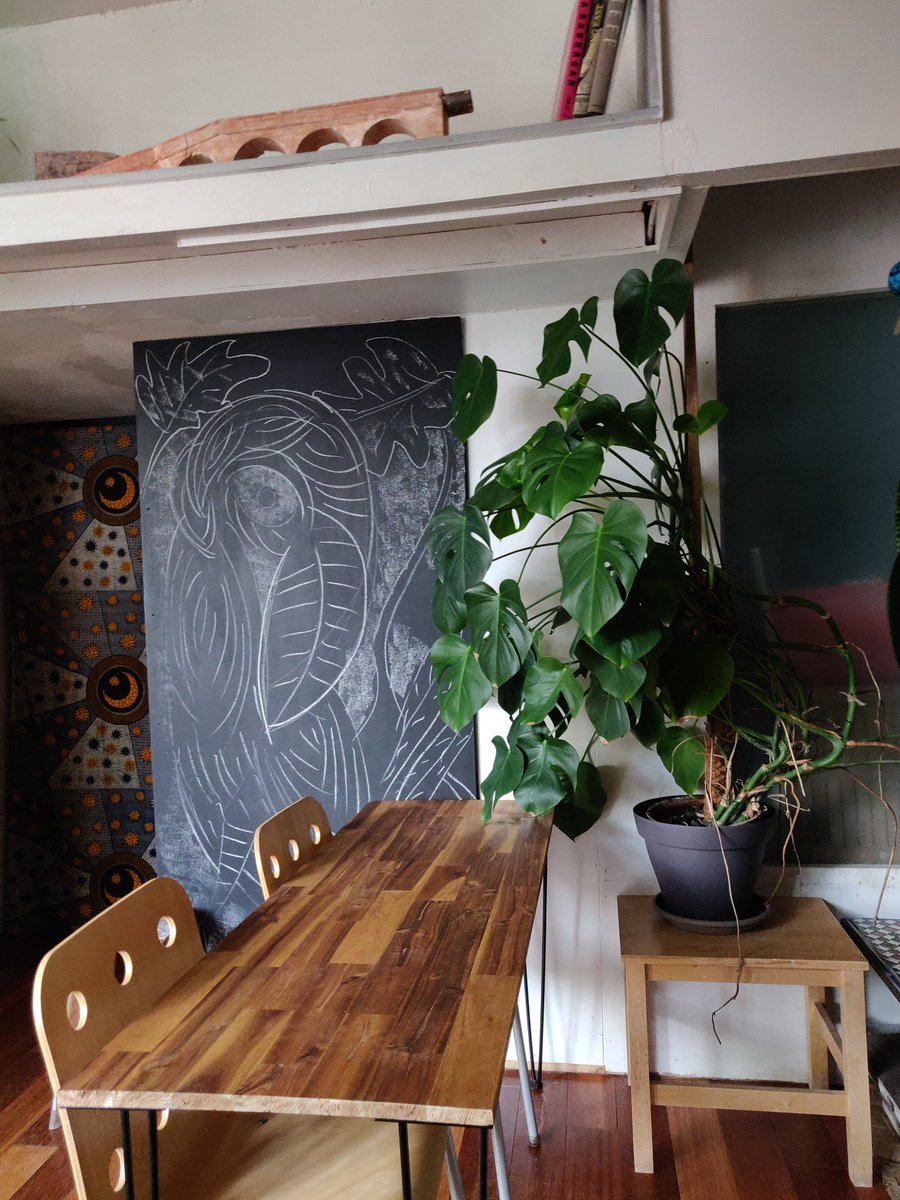 cosyworking's tweet photo. Nouvelle table à cosyworking à l'ombre du philodendron #cosyworking https://t.co/VQNIeqMkq1