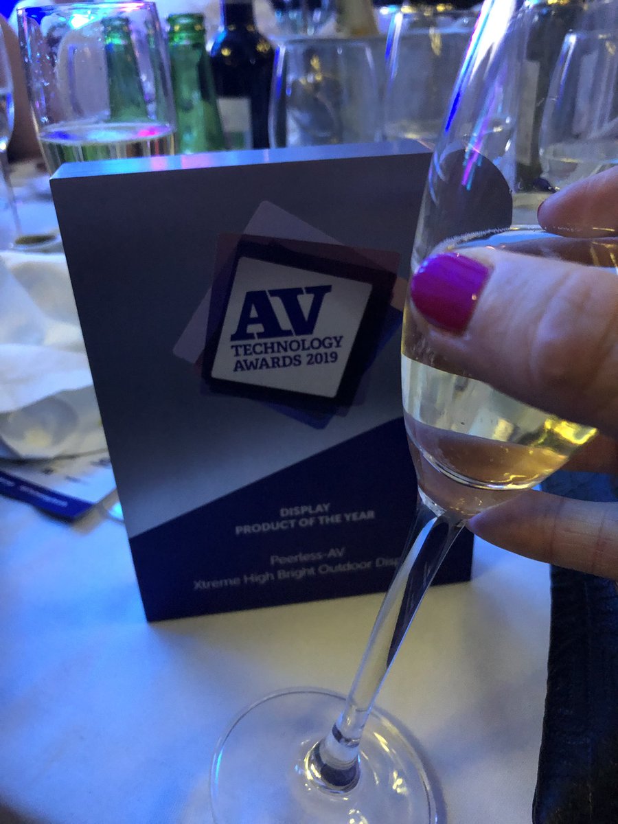 bekycann's tweet image. We love winning awards!! 🙌🙌 #AVTechnologyAwards #Avtweeps