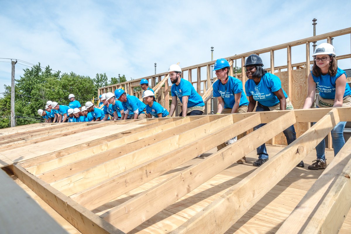 HabitatChicago's tweet photo. Last Saturday we kicked off our second annual #TheHouseThatTechBuilt initiative! 15 local tech companies will collaborate over the coming months to fully fund and construct an affordable home in West Pullman. https://t.co/4l3IxhxR8U