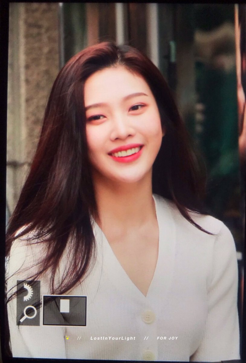 LIYL0903's tweet photo. 190628 뮤직뱅크 출근
 #조이 #Joy #박수영 #레드벨벳⁠ ⁠⁠ #RedVelvet⁠ ⁠⁠ ⁠⁠ ⁠⁠ ⁠⁠ https://t.co/g3LbVsUuO4