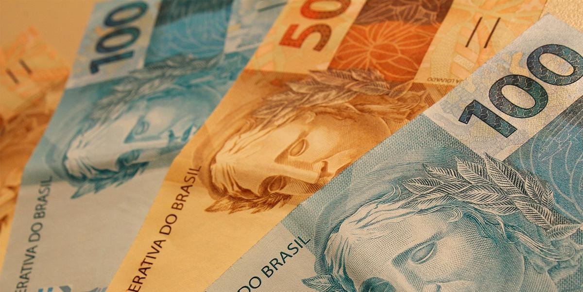 RdGuaibaOficial's tweet photo. Guedes fala em liberar mais de R$ 100 bi em compulsórios para ampliar crédito - https://t.co/CV1neO1ed1 https://t.co/4IofhVPbSM