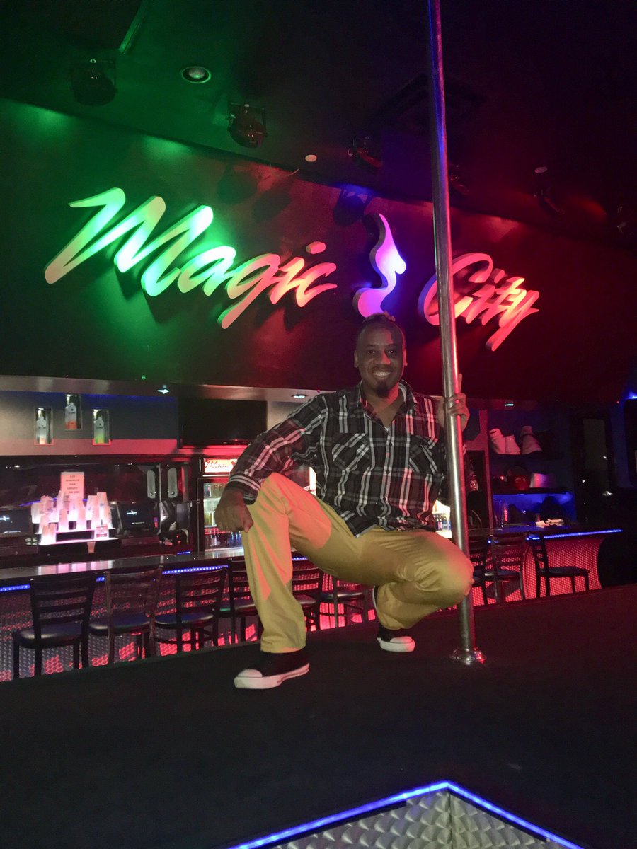 BarrFoxx's tweet photo. Financial advisors are now saying we should have at least seven streams of active/passive #income. π€―
Time to re-invent!
#dance #pole #poledancing #strip #stripper #exoticdancing #exoticdancer #makemoney #men #sexymen #multiple #gogoboy #throwsomemo #throwsomemore #twerk https://t.co/UAL7deCwGp