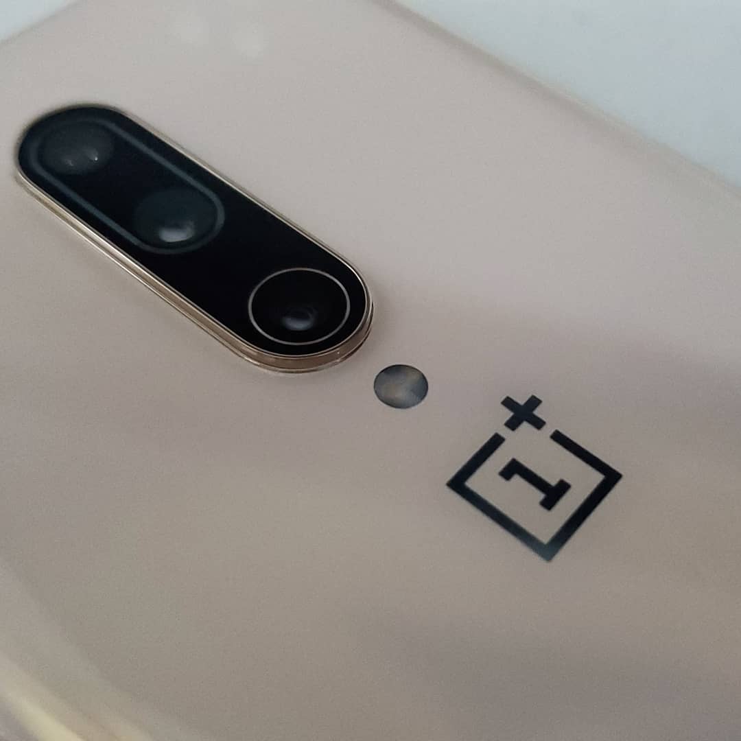 jimmyispromo's tweet photo. What a Beautiful Phone. @oneplus @OnePlus_USA #almondoneplus7pro unboxing going live tomorrow morning. Had to do a little photoshoot with it https://t.co/ifWZfu7DXp