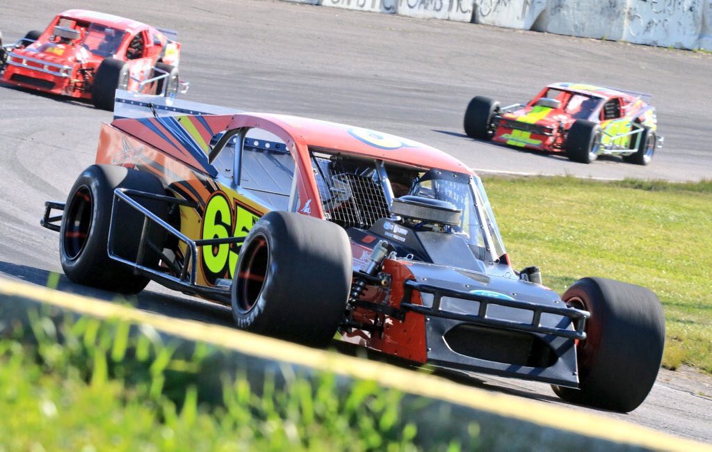 RacingAmerica's tweet photo. #RoCMods: A big crowd on hand @LancasterSpdwy to see the stars of the @RoCModSeries. If you couldnโt make it here, watch for tonightโs race highlights to be on https://t.co/m90WxzMiEr!
https://t.co/1uysEuglbu
(https://t.co/bzhinMmnT7) https://t.co/J2VwgmjAvL