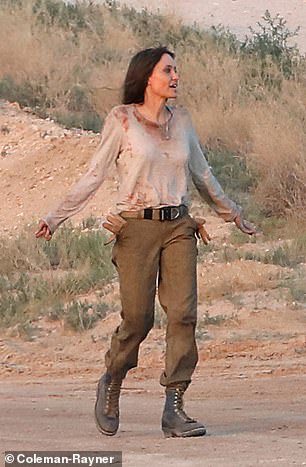Jolie Angelinajolie On Set Of Those Who Wish Me Dead