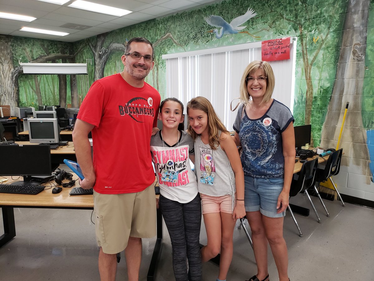 PippTina's tweet photo. Our Sphero Showcase was a success! Thanks for all of your support parents. @Gifted_HCPS @SpheroEdu #ESSP5 #coding
#SPRKingImaginations #GirlsWhoCode #ThankfulThursday https://t.co/qsiDcsM0x9