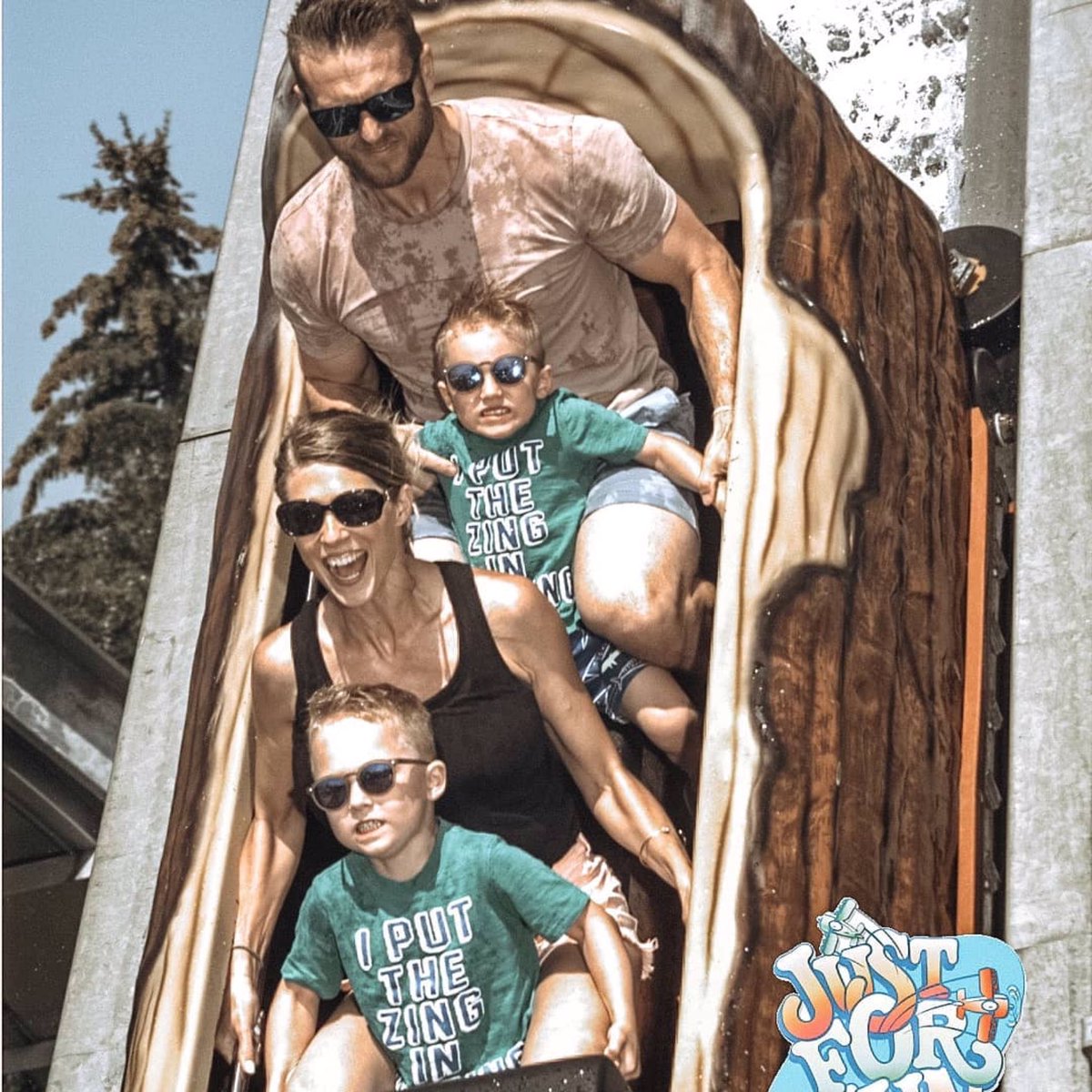 Happy National Sunglasses Day!! 😎
The majority of your exposure to UV happens as a child.  Sunglasses are not only important for yourself, but your kids too!! #nationalsunglassesday #sunglasses #calawaypark #throwbackthursday #familylife #lovethesun #optometrist #eyes360