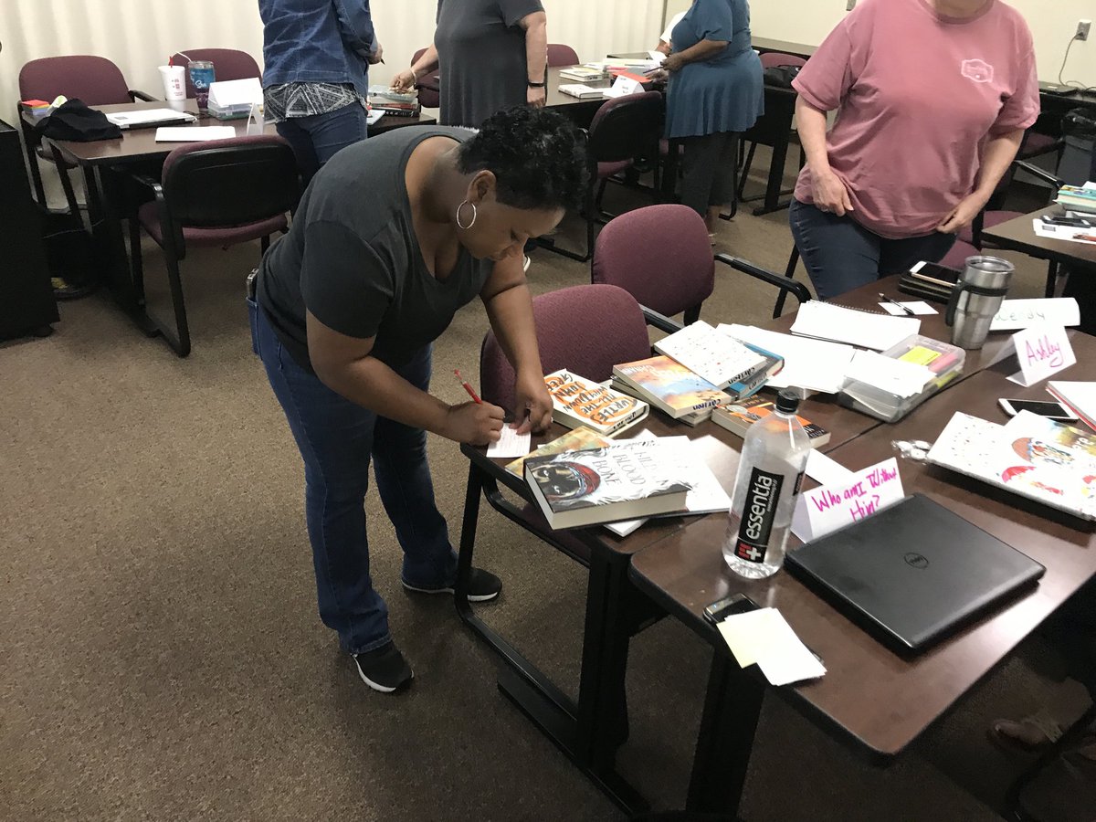 ELAwithStarkey's tweet photo. What a fun day with my friend, @MrsCarlton73! We're so thrilled that teachers left with inspiration and ideas to begin using book clubs in their classrooms! Top notch participants with great questions and a willingness to try new things! @AISDLearning #aisdcampimpact https://t.co/jdbv9ThOhE