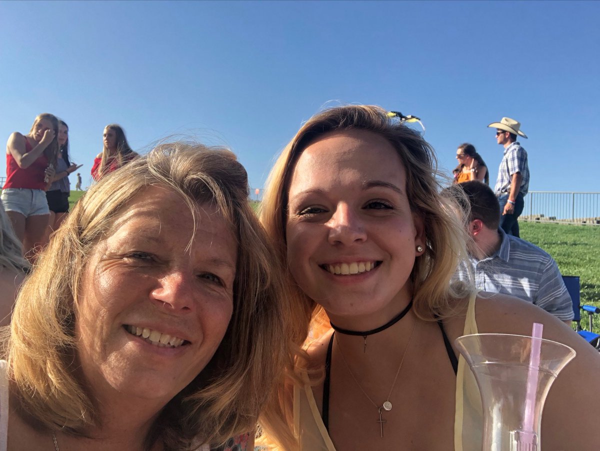 shetrieshard's tweet photo. Brad with the girls#AMPLiveFeed https://t.co/T1iDKigMjW