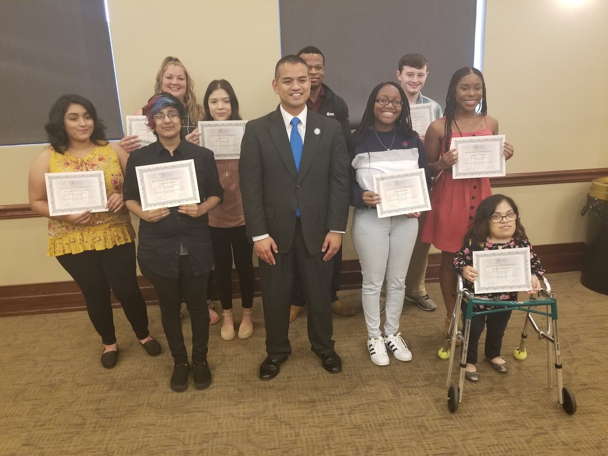 LSCNorthHarris's tweet image. Celebrating math achievement at the Outstanding Mathematics Students Award Reception with @NHarrisNation #StartCloseGoFar