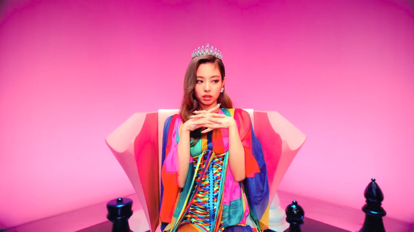 JENNIE on X In the DDU DU DDU DU music video I appeared wearing a rainbow colored dress and a crown. I pitched in that idea and selected the headpiece myself. Jennie Vogue