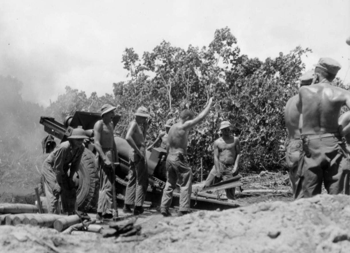えすだぶ C100一日目東4レ49a ブーゲンビル島の戦いにて 米軍の155mm M1918榴弾砲 大戦期米軍の榴弾砲といえば開脚砲架のやつのイメージが強いかもですが こいつはww1世代の砲の改修型 人によっては珍しいどころか見飽きてるかもだけど T Co