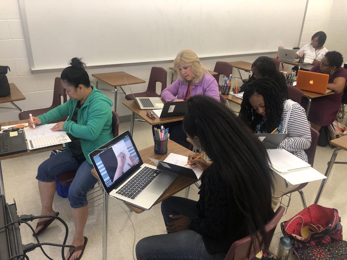 msantos4tech's tweet photo. It was a pleasure to work with such amazing group of educators, to have the opportunity to work on #SummerSTAMPCamp and inspire other educators to do #bulletjournaling #bujo @Ceci2Techie @altocelena @JanaRinger  @terrijefferson @merirobinson @Title1_PGCPS https://t.co/dzE3STqSsz