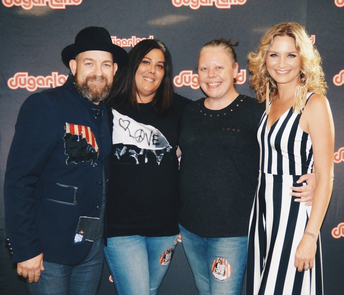 jenscibs's tweet photo. Bummed I’m missing the @Sugarlandmusic #OnARollTour but can’t help but smile about the amazing memories from the tour last year! Have a great opening night in the mitten @JenniferNettles & @kristianbush 💗 #MusicMatters #LeanItOnBack #ReppingMyBandPoolside #Thankful https://t.co/IHwoQHgtzM