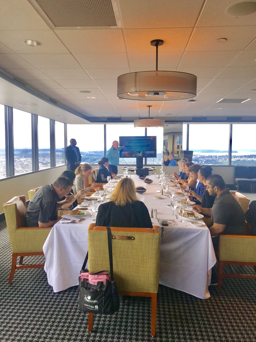 ColumbiaTower's tweet photo. New Member Orientation Lunch! #welcometotheclub #ClubLife #fun #expandyournetwork #newfriends https://t.co/58mLMvGgE2