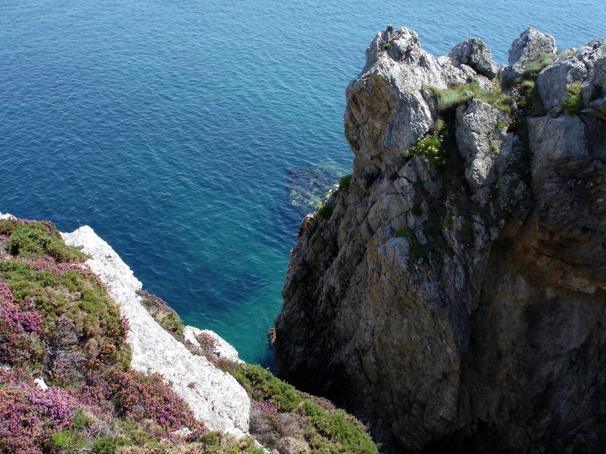 BreizhWeCan's tweet photo. Twello en [PHOTO] 💙 RT @Gsterre Superbe vue de la Presqu'île de Crozon #Finistère #Bretagne #MagnifiqueBretagne https://t.co/YHaJnfxikz