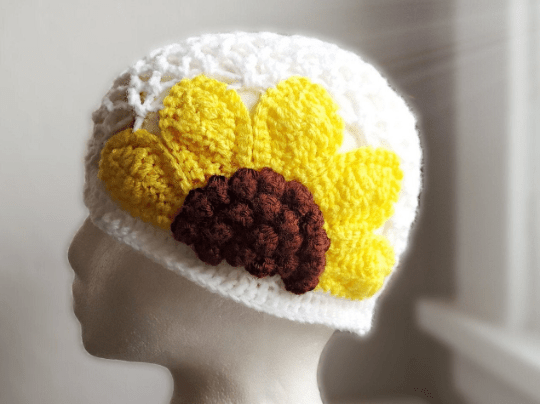 Littlejohnsyarn's tweet photo. Cute Sunflower Summer hat crochet pattern https://t.co/90XWA2A9pP https://t.co/6zT4HAnY8K