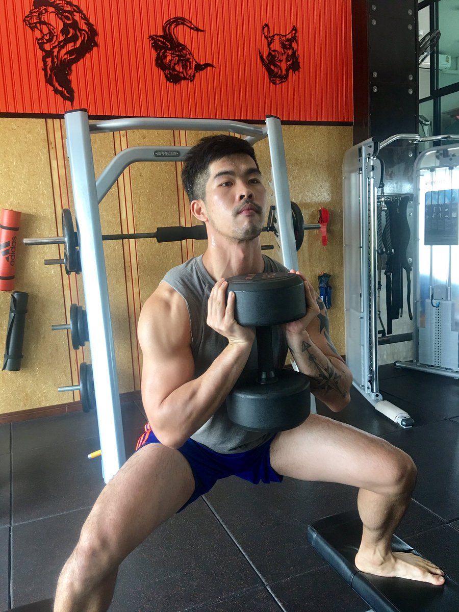 polarbear13122's tweet photo. Coach's word "never skip Leg day"
โค๊ชสมัย ตอนมหาลัยบอกตลอดว่า "ไม่ว่ายังไง ห้ามข้ามวันขา"
🤕😭
#FridayLegday https://t.co/kVeI1pgfRK