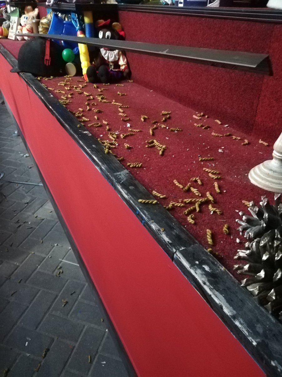 ZeNoaberz's tweet photo. #calamiteitje 🚨🚨🚨 #processierups #optochtwagen #gsf19 https://t.co/RQy6fyFaKN