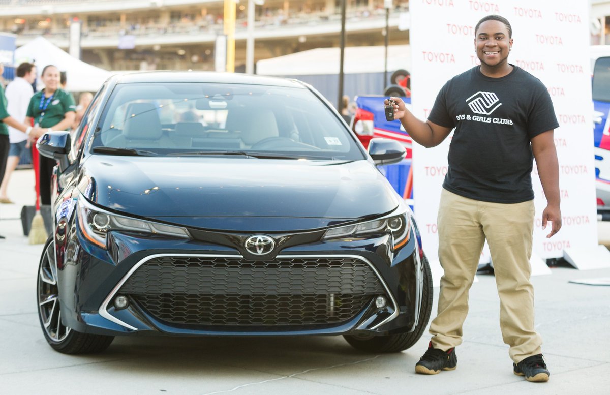 BGCA_Clubs's tweet photo. Our National Youth of the Year, Malachi, is ready to hit the road 🚗!
He received his brand new Toyota Corolla from @toyotafinancial at the Congressional Baseball Game yesterday! Congrats Malachi! 🎉 #CBG19 #StartYourImpossible https://t.co/yAzAqssI2K