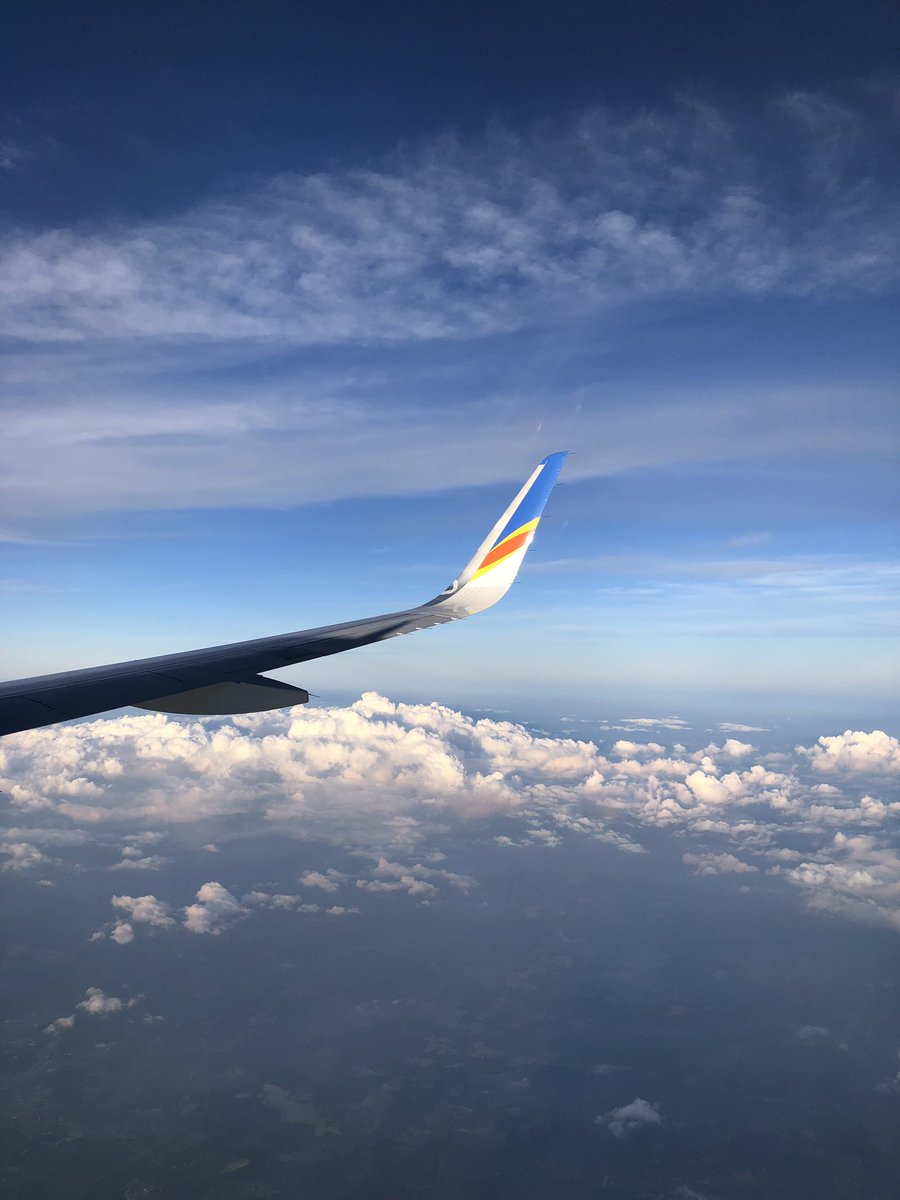 tmckenzie75's tweet photo. We meet friends everywhere we go! Thank you #Allegiant ✈️ #jaxtoorf https://t.co/x8TkVB6dhv