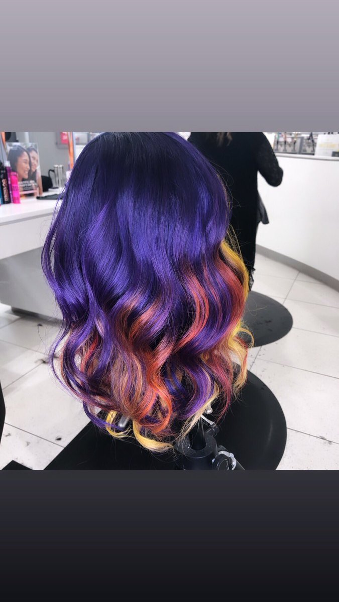 JessieMaria17's tweet photo. Playing around with these ladies at work 😉🔥 #ultabeauty #Matrix #haircolorist #hair #beauty @ultabeauty https://t.co/dyD3OTEwKc