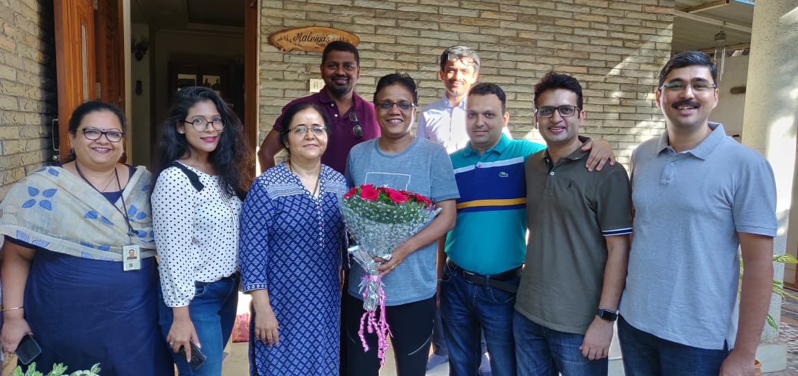 MalviyaRajneesh's tweet photo. Thank you @infosys and #PuneDC team for making me feel like a celebrity and celebrating my #25years #milestone. Thanks to colleagues, leadership for all kind words and appreciation. Thanks to my family for being strong support during tough moments. #InfyDiaries #beingpunfoscion https://t.co/UaLzNSgWzj