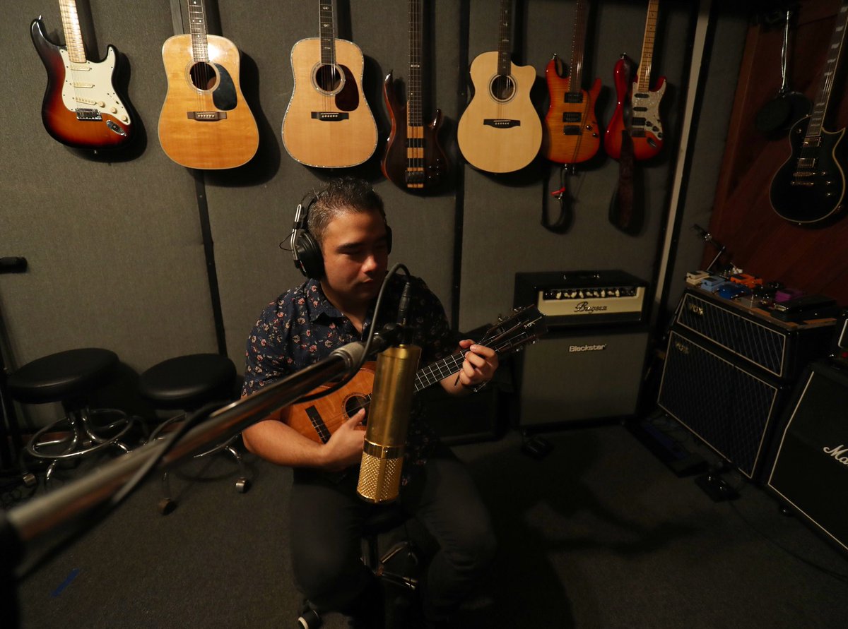 In the zone! 
.
.
.
.
#ukulele #ukulelemusic #music #musician #mele #focus #hawaiimusic #ukulelecover #kaleigamiao #ukulelelife