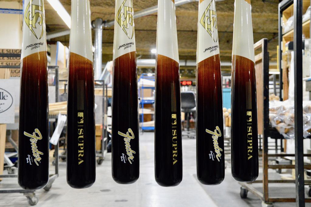 BaseballAmerica's tweet photo. Prospects at the @sluggernation Prospect Pad this year will see plenty of gear. 

✅ Personalized Slugger/@Fender bat
✅ Slugger players get custom guitar 👀 
✅ Special A2000 glove for @wilsonballglove players
✅ @EvoShield custom options

Plus more!

https://t.co/GME8hiaVKp https://t.co/zSYvPQGegn
