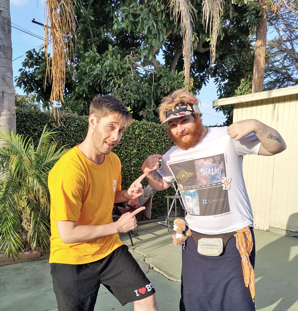 ₿rokenn tweet media