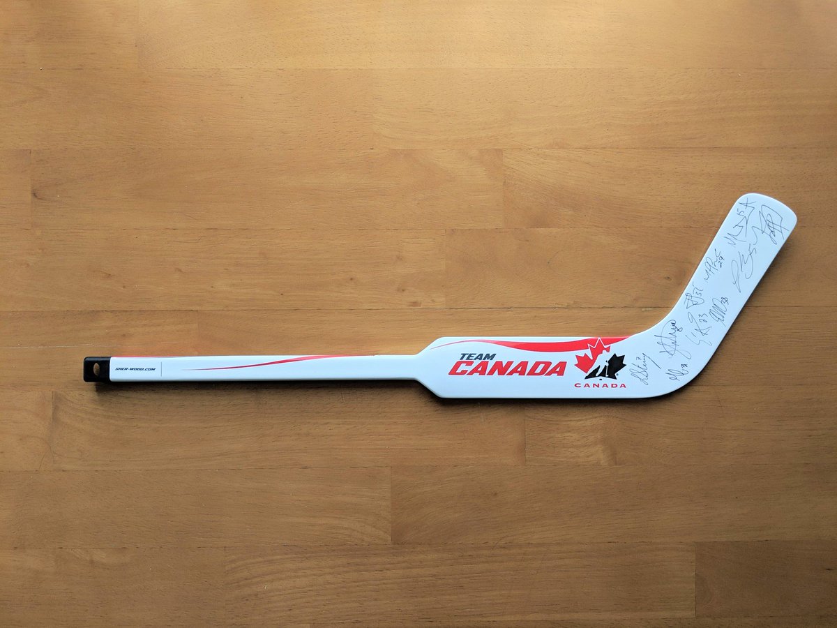 qmechanic's tweet photo. Thanks to members of Team Canada @pou29 @melodaoust15 @Lrougeau4 @GLacasse31 @jill_saulnier @fortino_laura77 @LauraStacey7 #twitterlesslarocque for the signed mini goalie stick https://t.co/jcUCRrrk0P