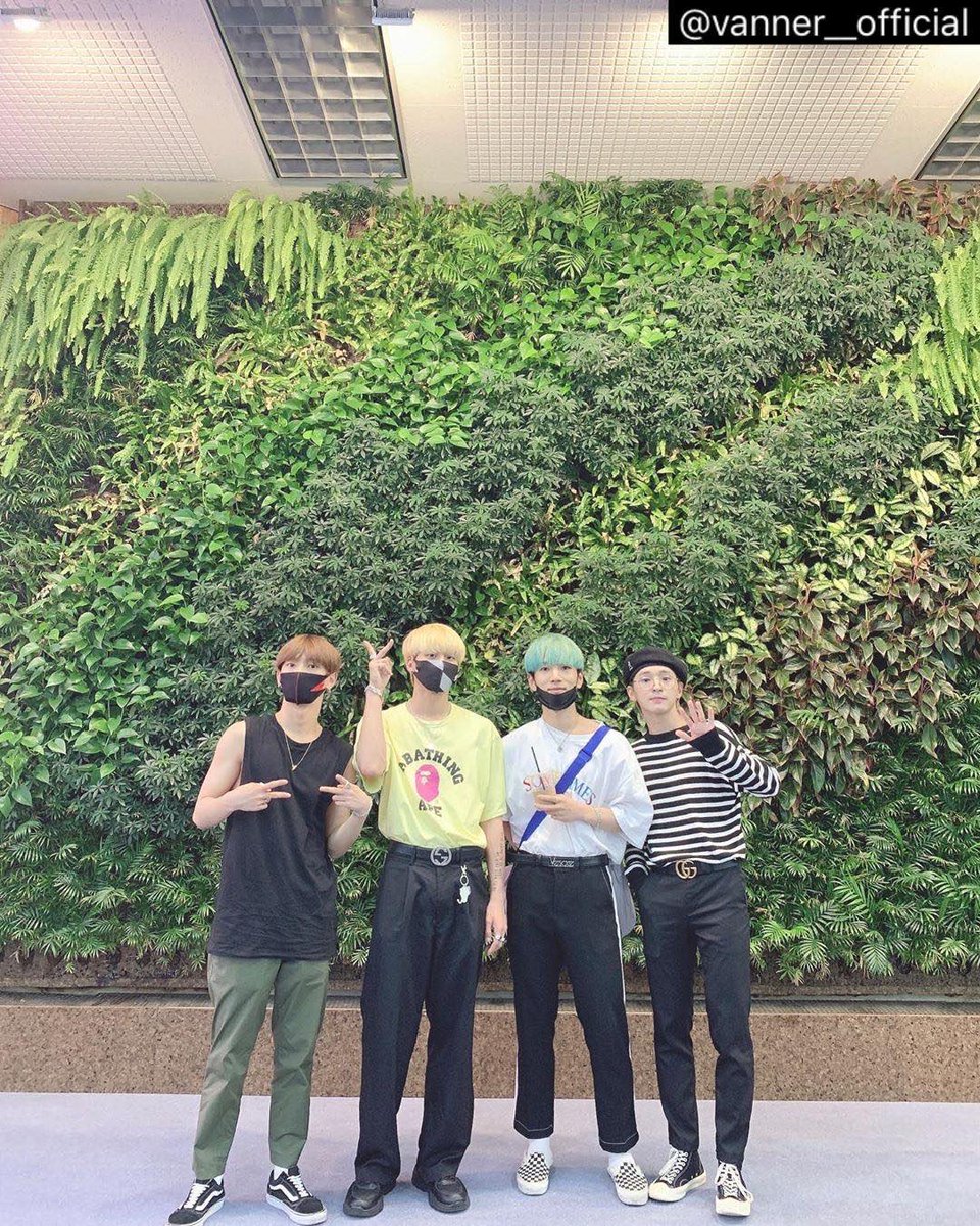 Fantastick Looka در توییتر 韓国アイドルの Vanner ベナー さんが Lookaマスク を着用してくれていたようです カムサハムニダ もう帰国しちゃったみたいで残念 Lookaデザインマスク ルカマスク オルチャン イケメン アイドル Kpop 韓流アイドル 韓国