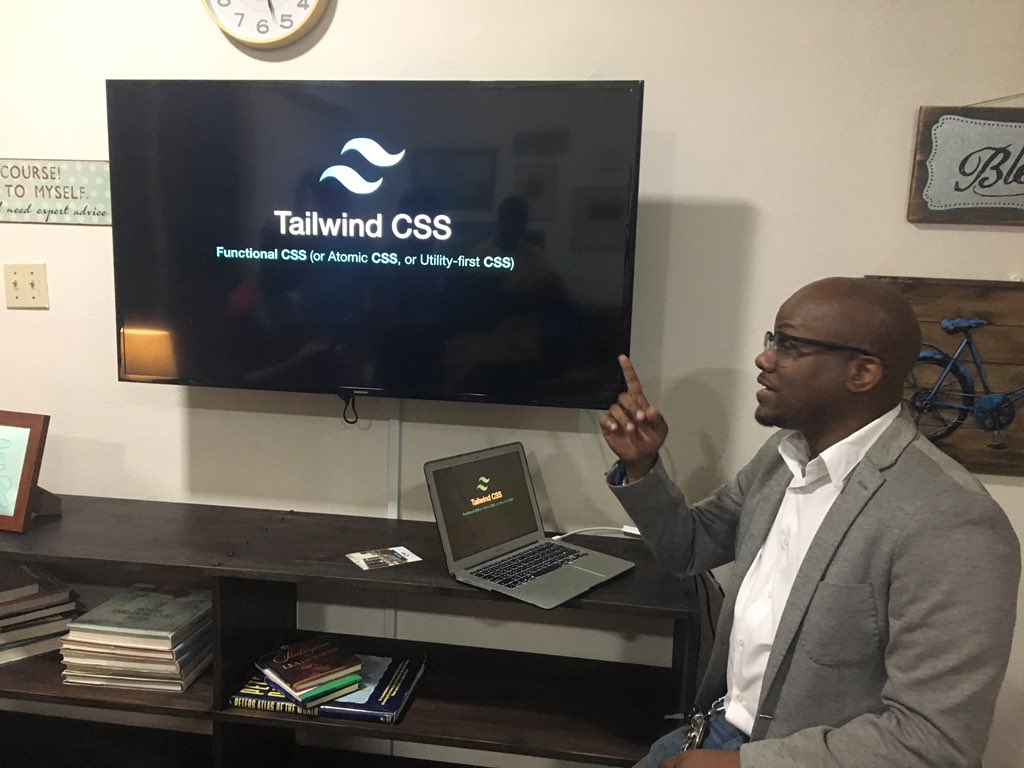 kharysharpe's tweet image. Introducing Jamaica 🇯🇲 to @tailwindcss at Make.Better.   #Jamaica #MakeBetter #CubeCoworkingJa #tailwindcss #uidesign #uxdesign #css