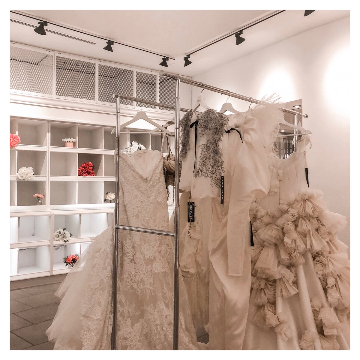 Felt so much love at the wedding-themed pop-up organized by <a href="/BVShops/">Bayview Village Shopping Centre</a> and <a href="/WeddingbellsMag/">Weddingbells</a> last night ✨ There were so many amazing activities happening at the event that got me feeling nostalgic about <a href="/radko_grabowski/">Konrad Grabowski</a>’s and my Wedding Day 👰🏼🤵🏼🥰 #bvxwb