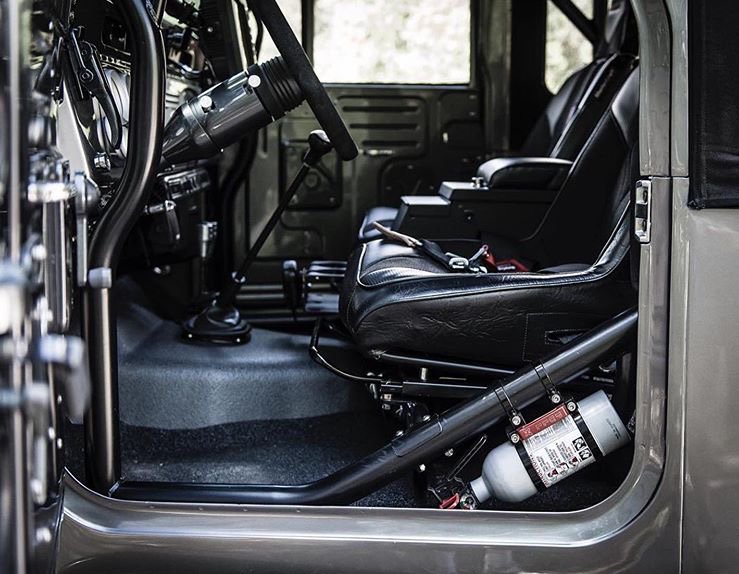 FJ45 equipped with MasterCraft seats, now were talking! thanks to <a href="/sackwear/">sackwear</a> for posting. #teammastercraft #mastercraftsafety #mastercraftyourlife #fj45 #offroad #racing #motorsport