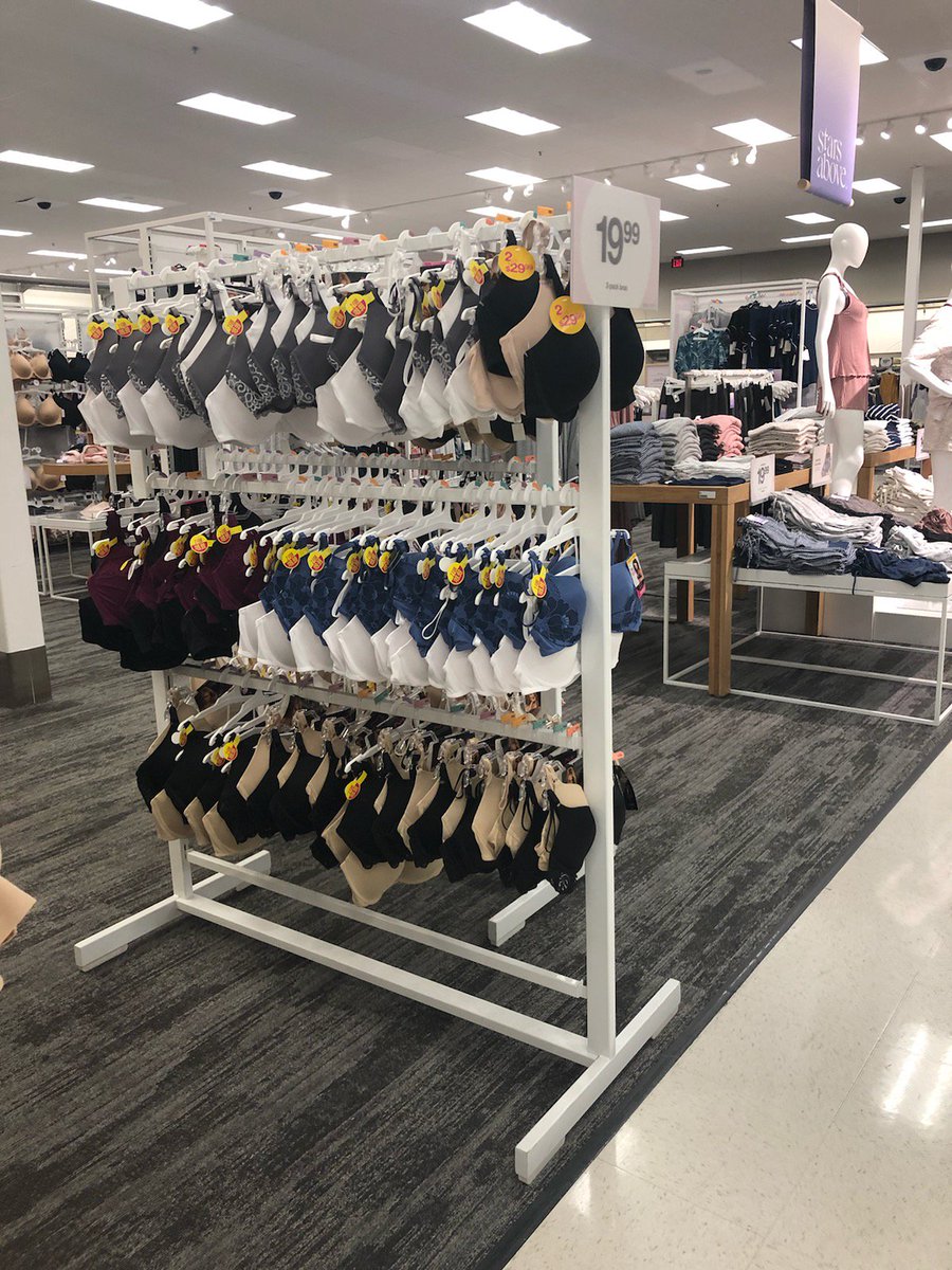 jenbradytarget's tweet photo. Stock up on Basics ready for the back to school business to start shopping 🎒 @drew_arrington @salamlazkani @Martinezrocio06 @JasBahia https://t.co/lANIBLM9PB