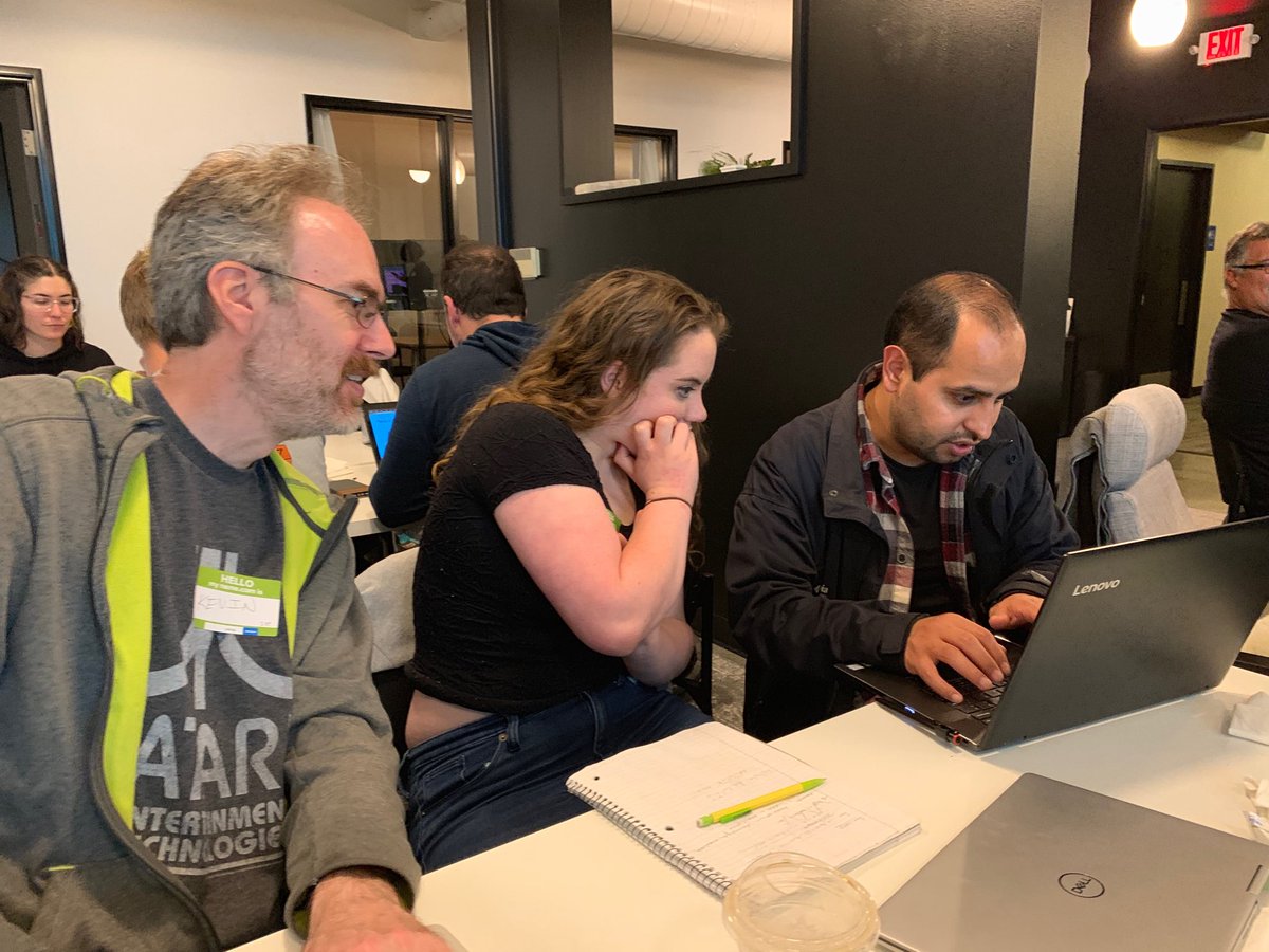 namedotcom's tweet image. Crunch time #hackthedot.