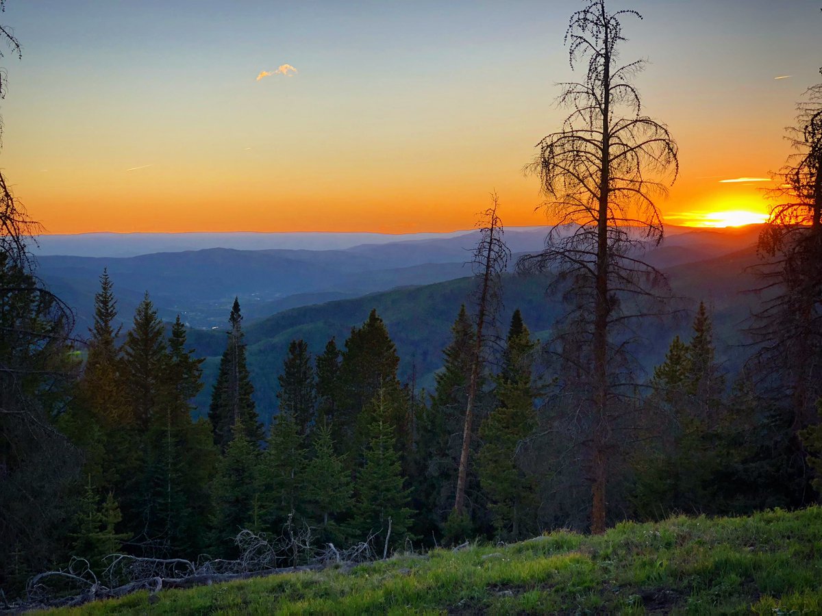 RideDivide's tweet image. Sunset over Eagle County. #amazing #sunset #colorado #vailsummer