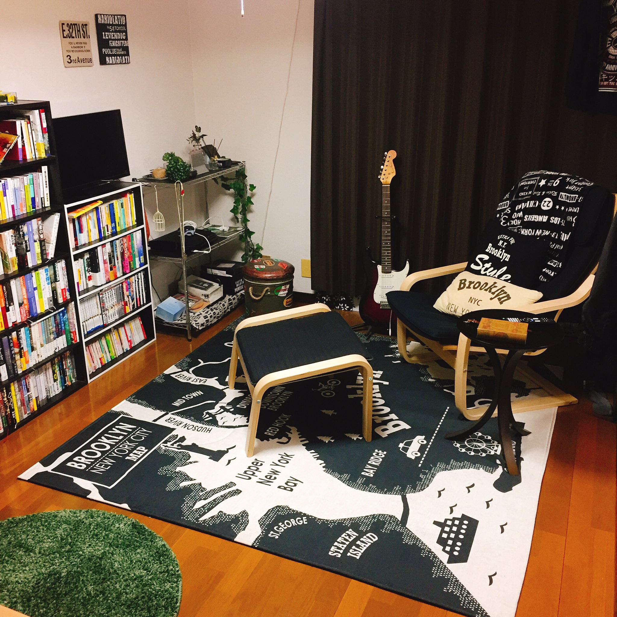 あき 読書 と植物とキャンプとご飯 一人暮らしになったのでリビングを本を読むことに特化した読書部屋に改造しました T Co Gowa6akdxm Twitter