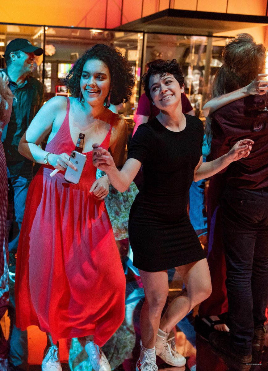 TatMaslanyFans's tweet photo. Photos: ‘Network’ Broadway Photos + Closing Night Party -- see more photos at 'Captivating Tatiana Maslany' (a fansite): https://t.co/IhF5lasZ5O #TatianaMaslany #NetworkBroadway https://t.co/Npi8OT6ex1