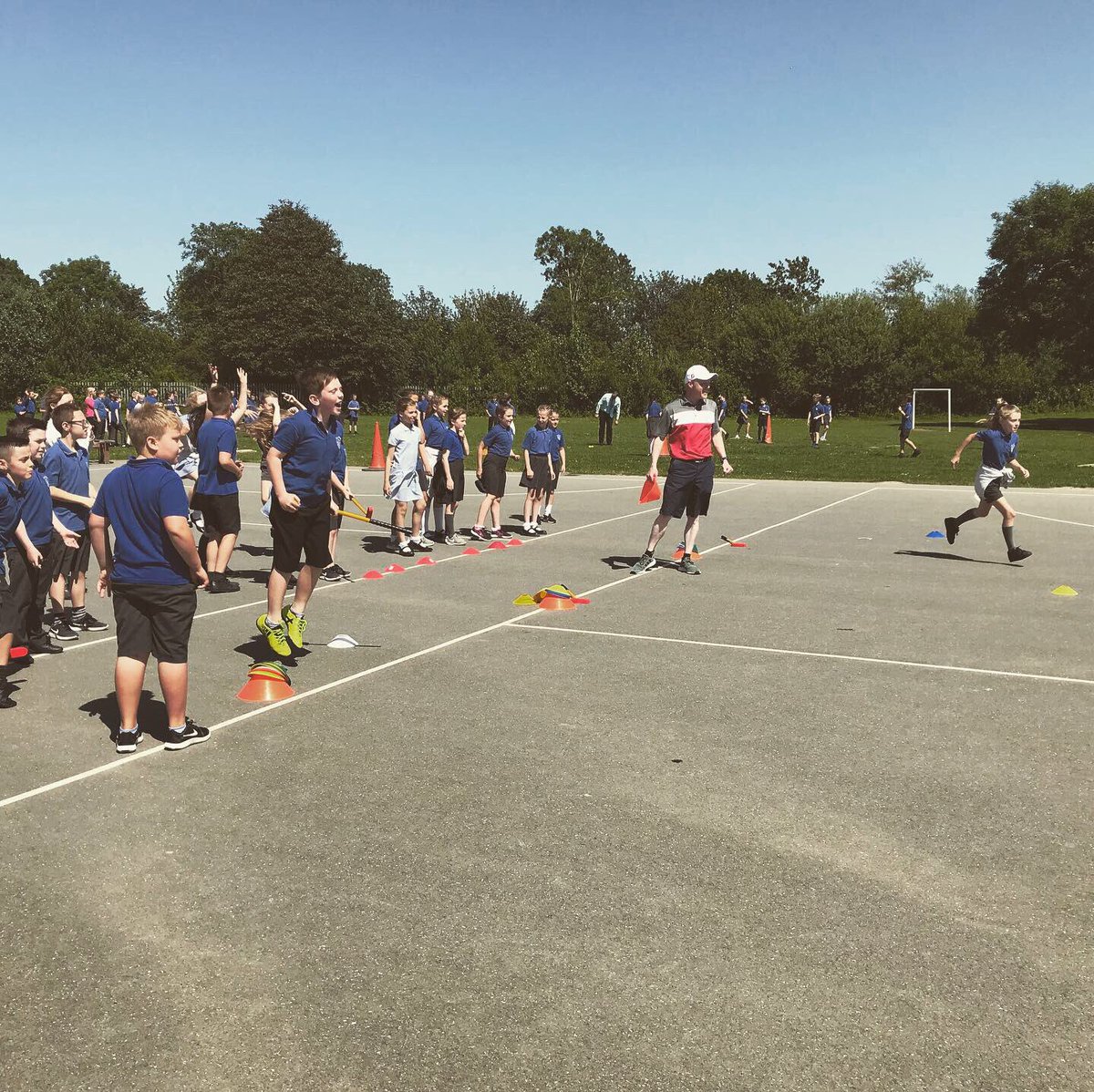 DiggersGolf's tweet image. At the school yesterday playing games for Health and Fitness week with the kids. Remember there are beginners classes every Saturday 1:30pm #golf #juniorgolf #new2golf