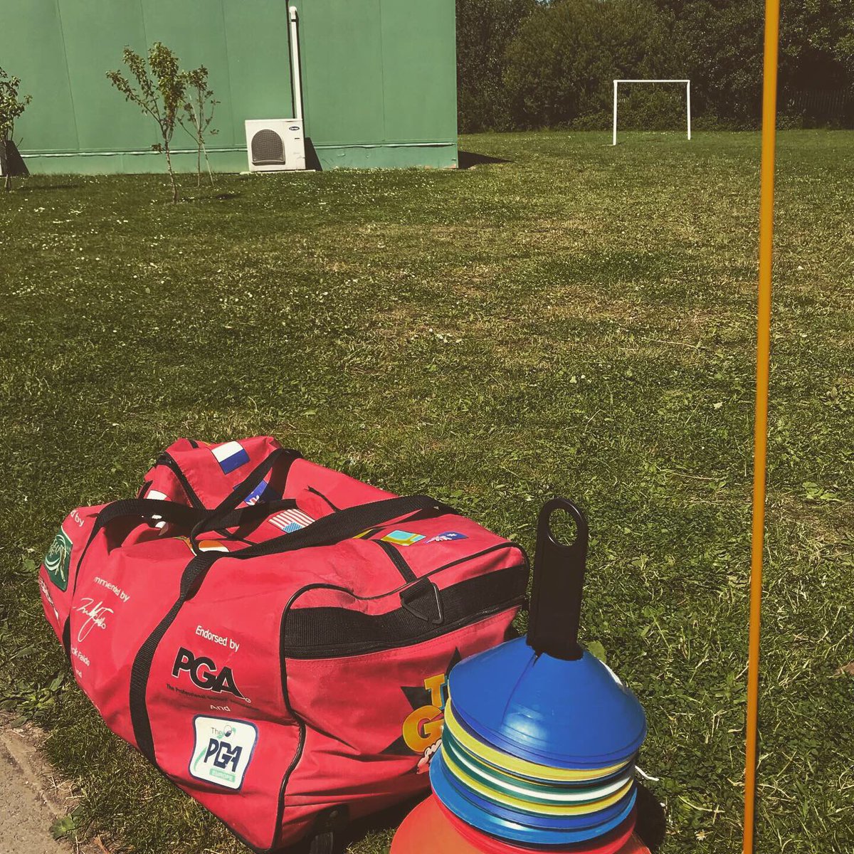 DiggersGolf's tweet image. At the school yesterday playing games for Health and Fitness week with the kids. Remember there are beginners classes every Saturday 1:30pm #golf #juniorgolf #new2golf