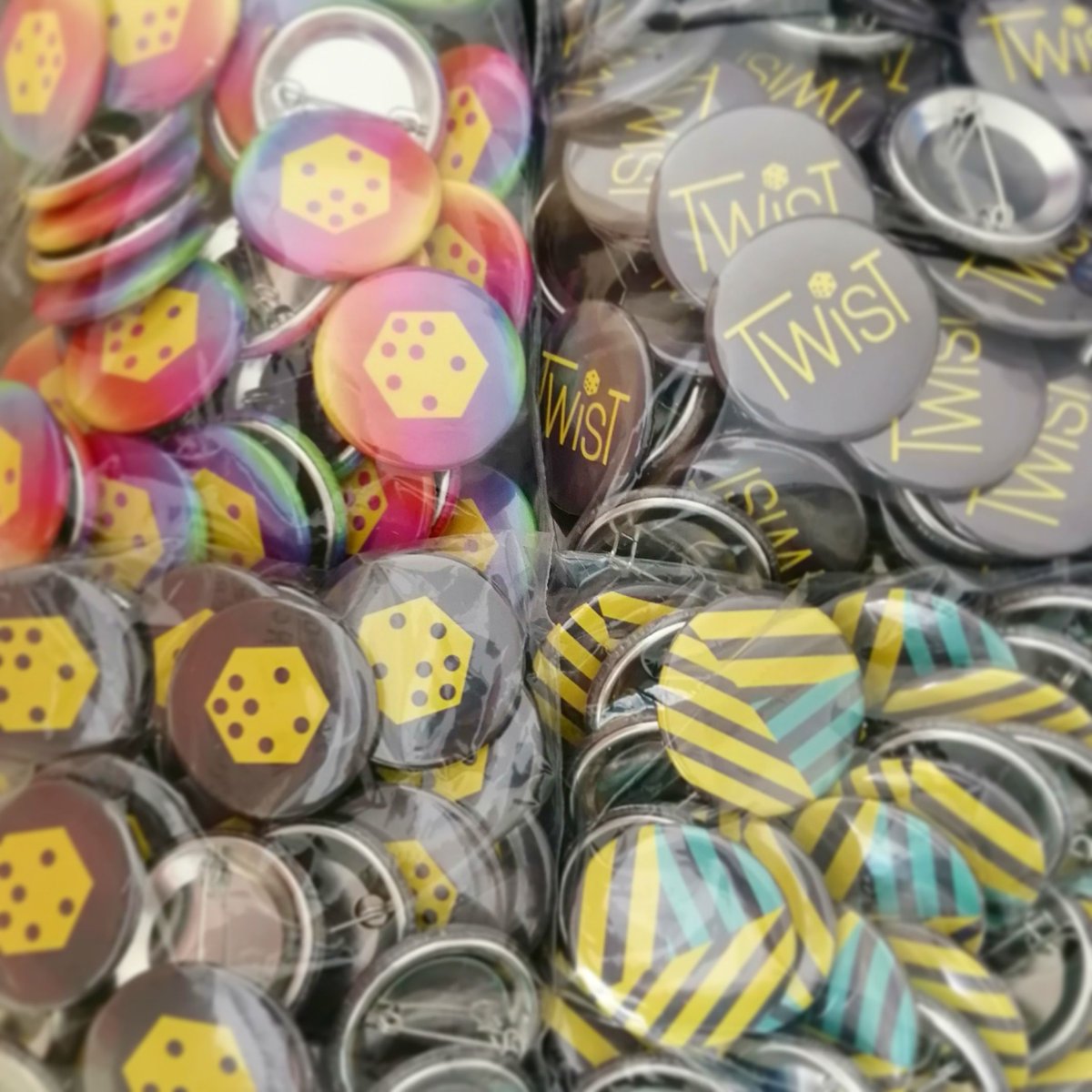 Fun stuff is arriving now.
Look at these badges! 😍
Which one is your fav?
#teamstripes
🎲💛🎲