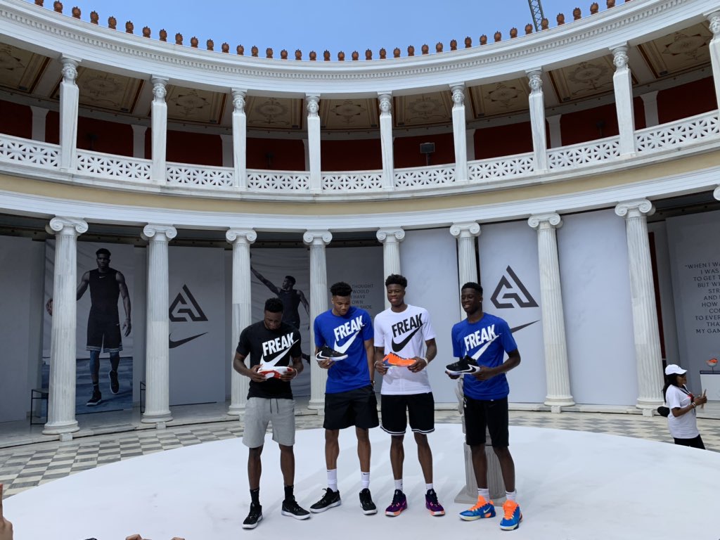 antetokounmpo zoom freak 2