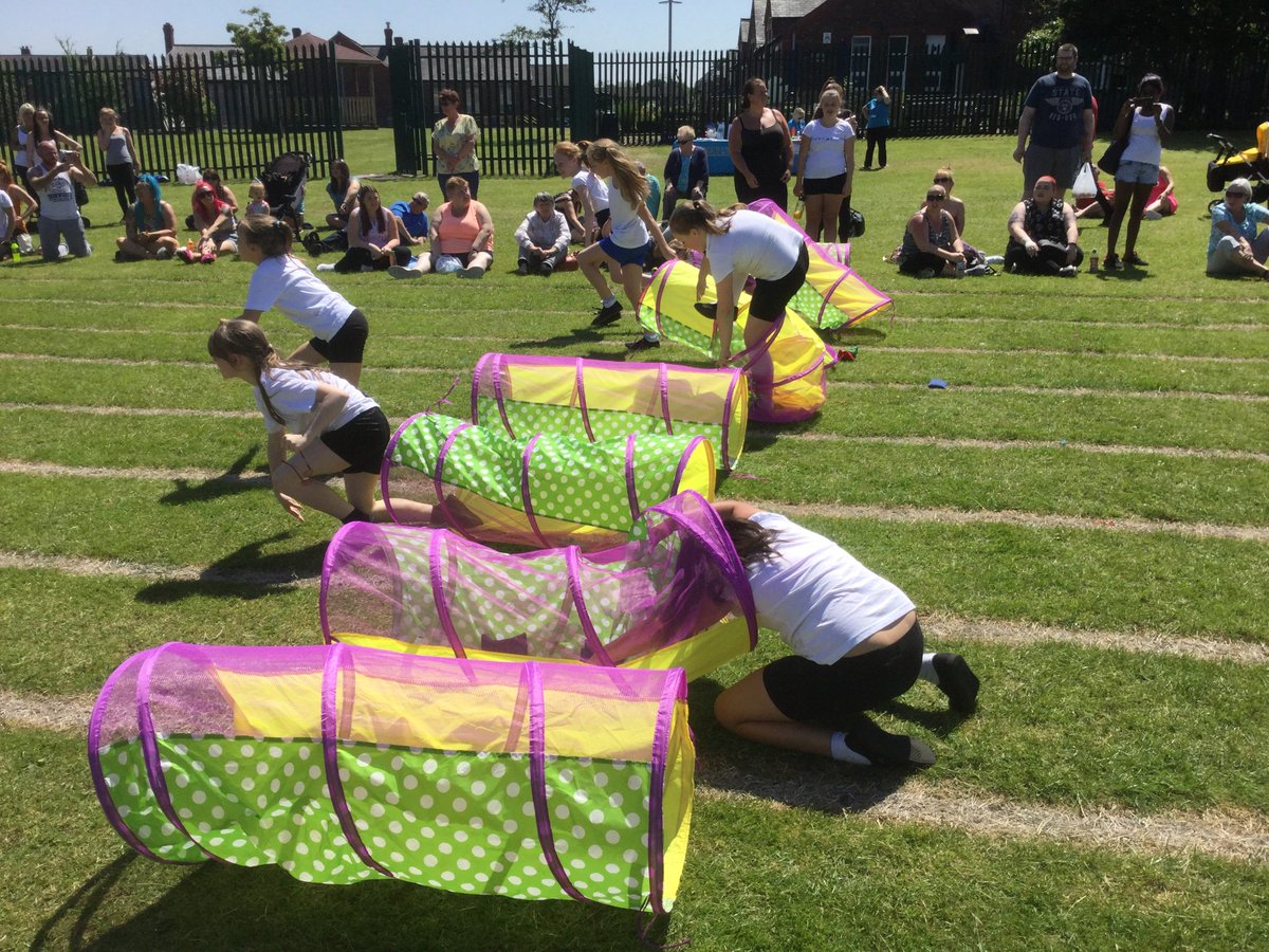 MrsRichMB's tweet photo. Y4 smashing Sports Day yesterday! What a week it’s been! 🏃‍♂️ 🏃‍♀️ @MertonBankP  @MissHayesMB @MrsBakerMB https://t.co/pHO6jxs0S5