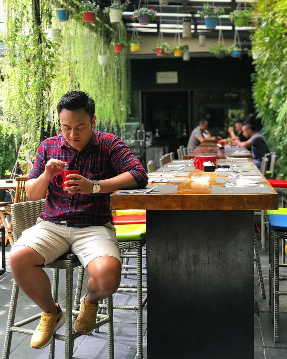 Enjoying the day under the willow shades.  📸: IG@bobby_kurniawans #hotelneoplusawana #yogyakarta #neohotels #archipelagointernational
